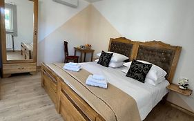 Mountain View Rooms
